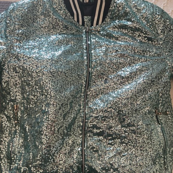 Taylor Swift Inspired Green Bomber Jacket - Picture 3 of 10